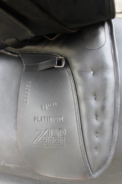 zaldi-platinium-dressage-under-flap.jpg